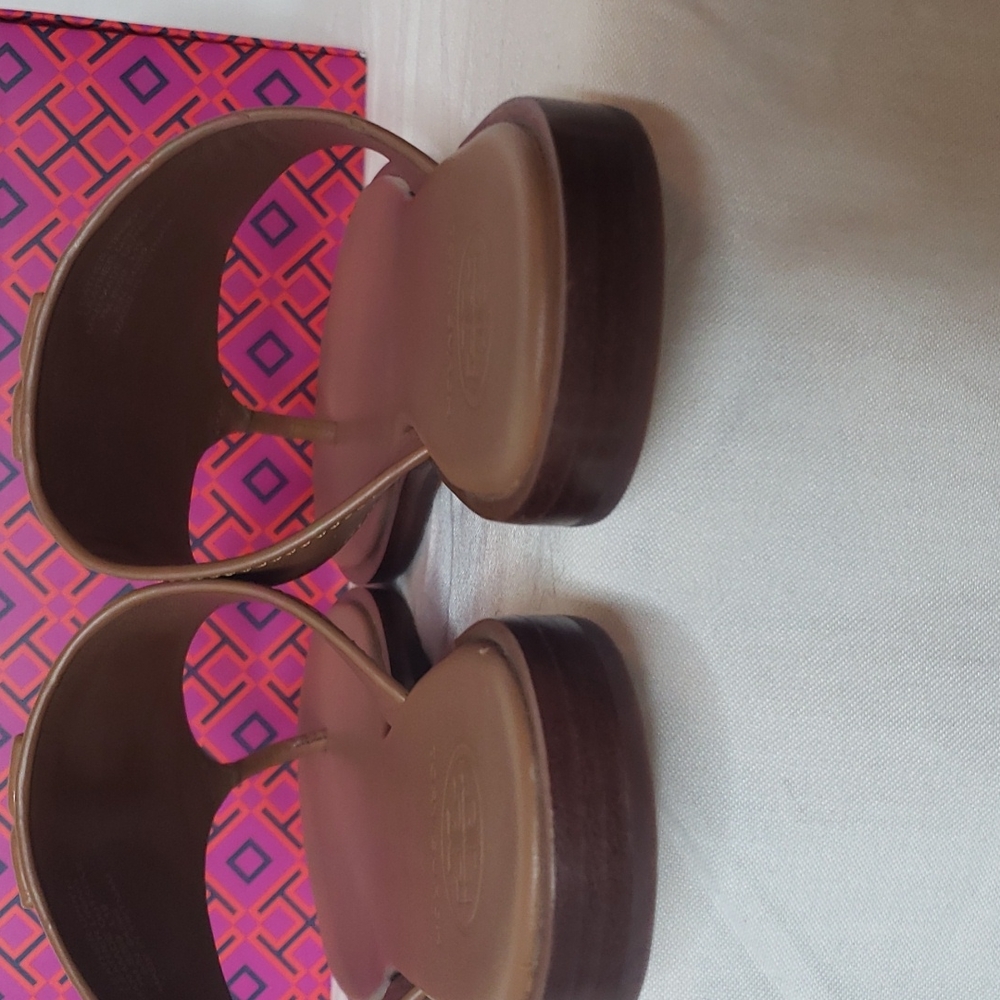 Tory Burch Weston Full Logo Thong Sandal - Picture 5 of 9